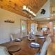 Game Room & Fire Pit: Picturesque Cabin in Murphy, Murphy (zdjęcie 7)