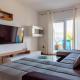 Beach Holiday home with private jacuzzi & parking, Trogir (fotografie 4)