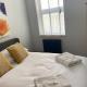 Central, stylish 3 bed apartment with sea views Newquay - Foto 7