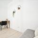 Monochrome Style Central Apartment, Oradea - Photo 9