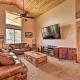 Deck & Views: Dog-Friendly Cabin in Show Low!, Show Low (Foto 4)