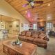 Deck & Views: Dog-Friendly Cabin in Show Low!, Show Low (Foto 5)