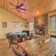 Deck & Views: Dog-Friendly Cabin in Show Low!, Show Low (Foto 7)
