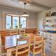 Charming Pine Point Cottage - 2 Blocks to Ocean! Scarborough - Foto 6