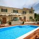 Villa Gelci, Trget (photo 6)