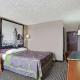 Super 8 by Wyndham Nashville/ Dntn/ Opryland Area - Photo 6