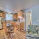 Cozy Cottage on Flower Farm with Baker Creek Views!, McMinnville (Foto 6)