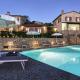 La Vecchia Fonte 15, Emma Villas