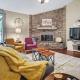 Cozy 3BR Kid & Dog Friendly Home In Central Location! home, Arlington (foto 6)