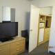 Lazy J Motel, Claresholm - Foto 7