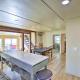 Lakefront Cabin with Patio and Views in Lake Norden, Lake Norden (foto 9)