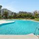 2 Bedroom with pool in the heart of Puerto Banus Marbella - Zdjęcie 1