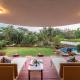 StayVista's Shantam House - Dive into relaxation with a pool and tennis lawn, Lonavala - Φωτογραφία 4