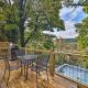 Hilltop Hideaway with Scenic Views and Hot Tub!, West Jefferson