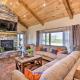 Chic Williamstown Retreat with Pool and Hot Tub!, Williamstown (fotografie 4)