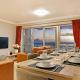Beach penthouse-style living,self checkin,king beds, Кейптаун - Фото 4