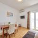 Apartment in Seget Vranjica with sea view, balcony, air conditioning, WiFi 5052-3 - Foto 1