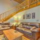 Riverfront Manton Cabin with Pool Table and Fire Pit!, Manton (fotografie 5)