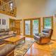Riverfront Manton Cabin with Pool Table and Fire Pit!, Manton (fotografie 4)