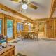 Riverfront Manton Cabin with Pool Table and Fire Pit!, Manton (fotografie 8)