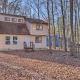 Modern Poconos Retreat with Hot Tub and Game Room, East Stroudsburg (zdjęcie 3)