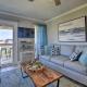 Beachfront Condo with Balcony Walk to Apache Pier Myrtle Beach - Foto 3