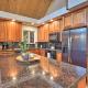 Lake Arrowhead A-Frame Cabin with Deck and Balcony!, Lake Arrowhead (foto 6)