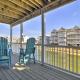 Ocean Isle Condo with Community Pool and Hot Tub!, Ocean Isle Beach