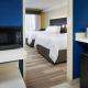 Holiday Inn Express & Suites Windsor East - Lakeshore by IHG - Foto 5