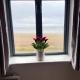 Beach Front APT with Stunning Sea View, Swansea - Foto 8