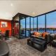 Lovely waterfront condo with swimming pool and gym in the heart of Docklands
