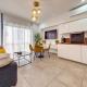 City Vibes, Indoor Parking, Breakfast & Air Conditioning, Nice - Fotografie 3