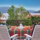 Stella's Place, Karavomylos