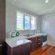 Family Gem in Hillsborough with Free Parking, Окленд - Фото 8
