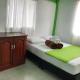 Room with 1 double bed and 2 single beds Risaralda - Foto 2