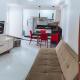 Apartamento reformado na melhor localização a 100 metros da praia,comodidade inclui ,garagem,internet,elevadores duas cadeiras de praia ,cooler,roupas de cama e banho, Guarapari - Foto 2