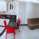 Apartamento reformado na melhor localização a 100 metros da praia,comodidade inclui ,garagem,internet,elevadores duas cadeiras de praia ,cooler,roupas de cama e banho, Guarapari - Foto 6