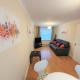 Friars Walk 2 with 2 bedrooms, 2 bathrooms, fast Wi-Fi and private parking Sittingbourne - Photo 3