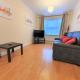 Friars Walk 2 with 2 bedrooms, 2 bathrooms, fast Wi-Fi and private parking Sittingbourne - Photo 4