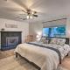 Modern Redmond Home with 2 Fireplaces and Yard!, Redmond (fotografie 10)