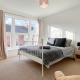 Spacious 2-bed Apartment in Crewe by 53 Degrees Property, ideal for Business & Professionals, FREE Parking - Sleeps 3 - Foto 1