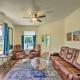 Riverside House with Yard about 1 Mi to Downtown!, Riverside (zdjęcie 5)