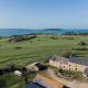 La Ferme du golf, gîte atypique et artistique, Lancieux