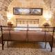 DOMUS CESARE - dimora storica totalmente in pietra nel cuore del centro storico con cabina doccia pietra in camera e zona relax esterna-historic residence entirely made of stone in the heart of the historic center with stone shower cabin in the room, Carovigno (zdjęcie 8)