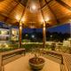 StayVista's Bianco Villa - Hill-View Villa with Private Pool, Jacuzzi, Gym & Games Room, Lonavala - Foto 1