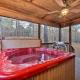 Broken Bow Cabin with Deck, Hot Tub and Fire Pit! - Foto 2