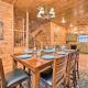 Broken Bow Cabin with Deck, Hot Tub and Fire Pit! - Foto 8