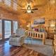 Mtn-View Haven with Hot Tub and Bar in Sevierville! - Foto 9