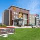 La Quinta Inn & Suites by Wyndham Shorewood - Foto 1