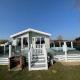 Indulgence lakeside lodge i1 with hot tub, private fishing peg situated at Tattershall Lakes Country Park, Tattershall (Foto 3)